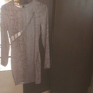 Long Sleeve Snakeskin Print Bodycon Dress - Light Gray